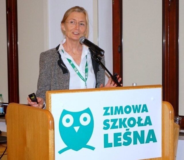 Dr Annemarie Bastrup-Birk