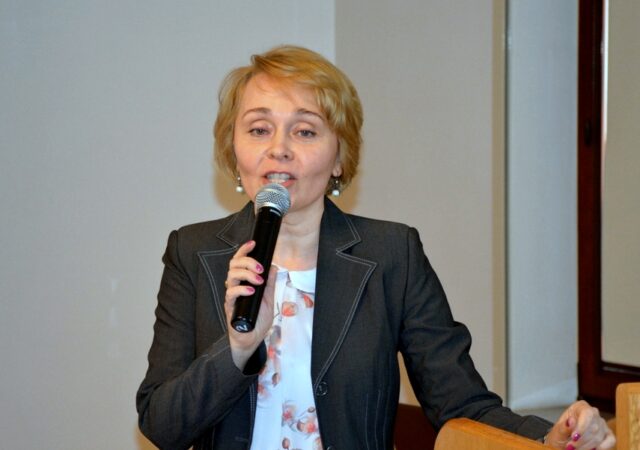 Dr hab. Justyna Nowakowska