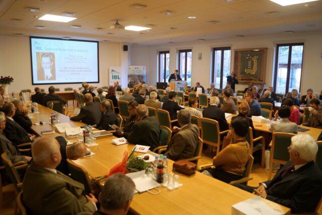 Uczestnicy jubileuszowego seminarium