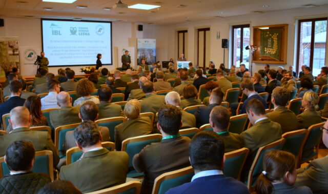 Uczestnicy IX Sesji Zimowej Szkoły Leśnej przy IBL