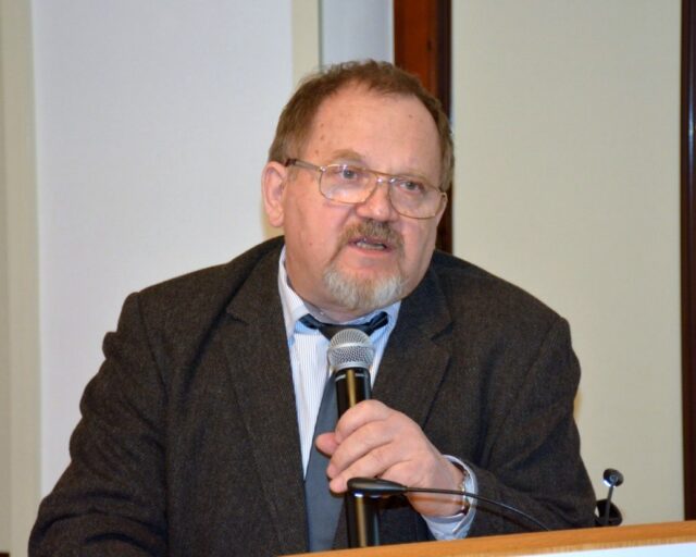 Prof. dr hab. Roman Zielony