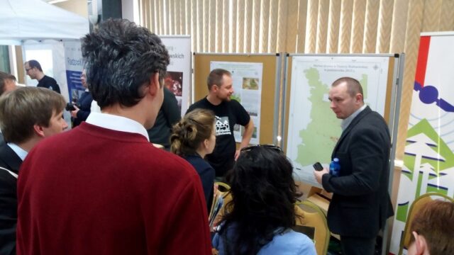 Stoisko informacyjne Instytutu Badawczego Leśnictwa