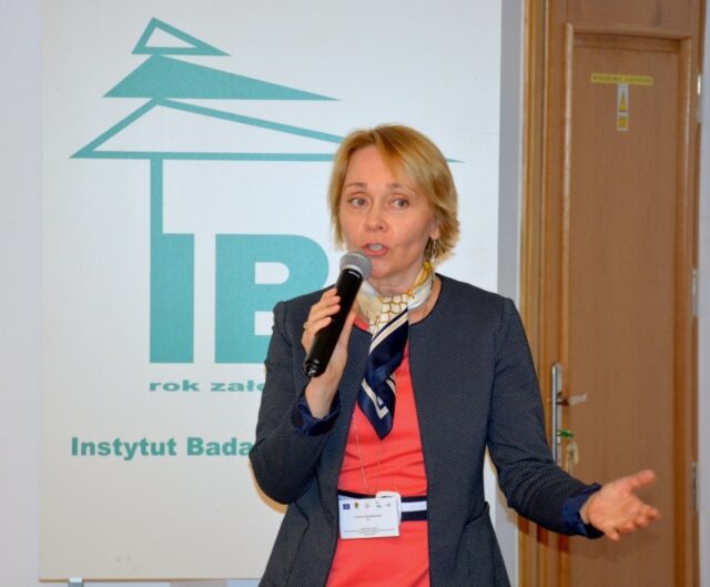 Dr hab. Justyna Nowakowska