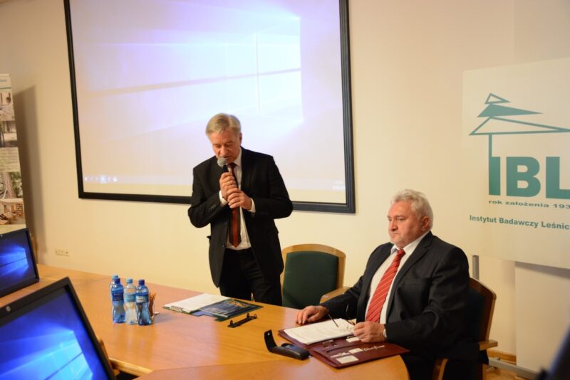 Prof. dr hab. Hubert Szramka oraz dr hab. Janusz Kocel