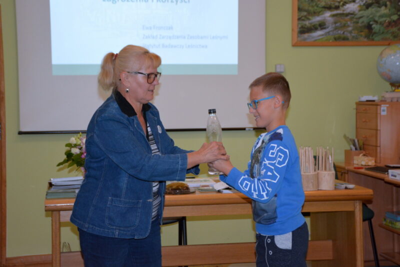 „Woda i las - zagrożenia i korzyści" (mgr Ewa Fronczak)