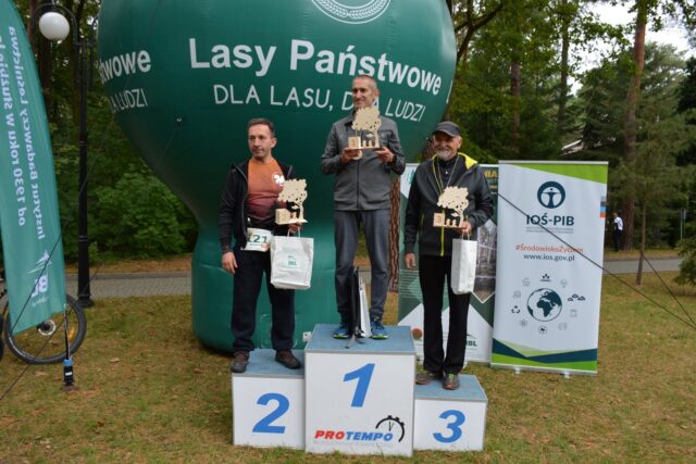 Zwycięzcy w marszu nordic walking na dystansie 5 kilometrów