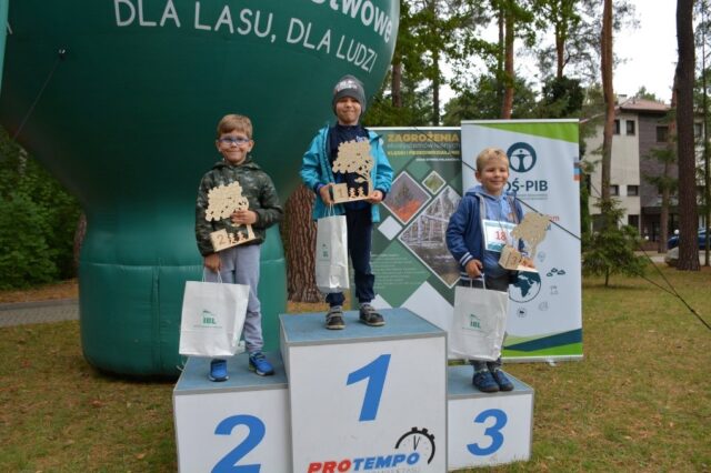 Najszybsi chłopcy w biegu przedszkolaka