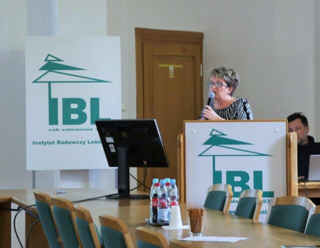 Dr hab. Iwona Skrzecz