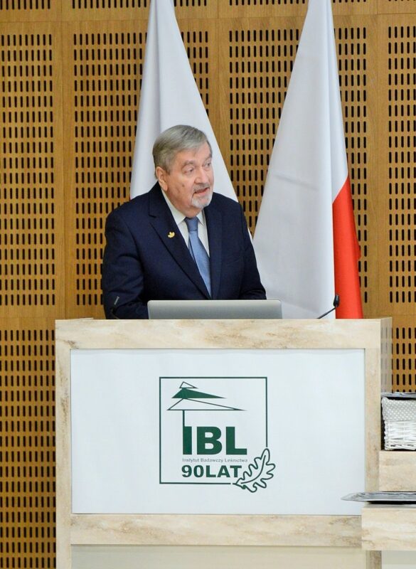 Prof. dr hab. Andrzej Grzywacz